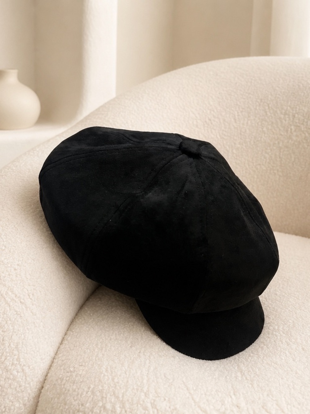 Jessica Simpson Black Newsboy Cap with Beige Trim